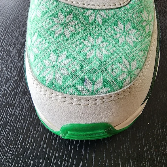 Nike Air Max Nordic "Ugly Sweater" Size: 6Y